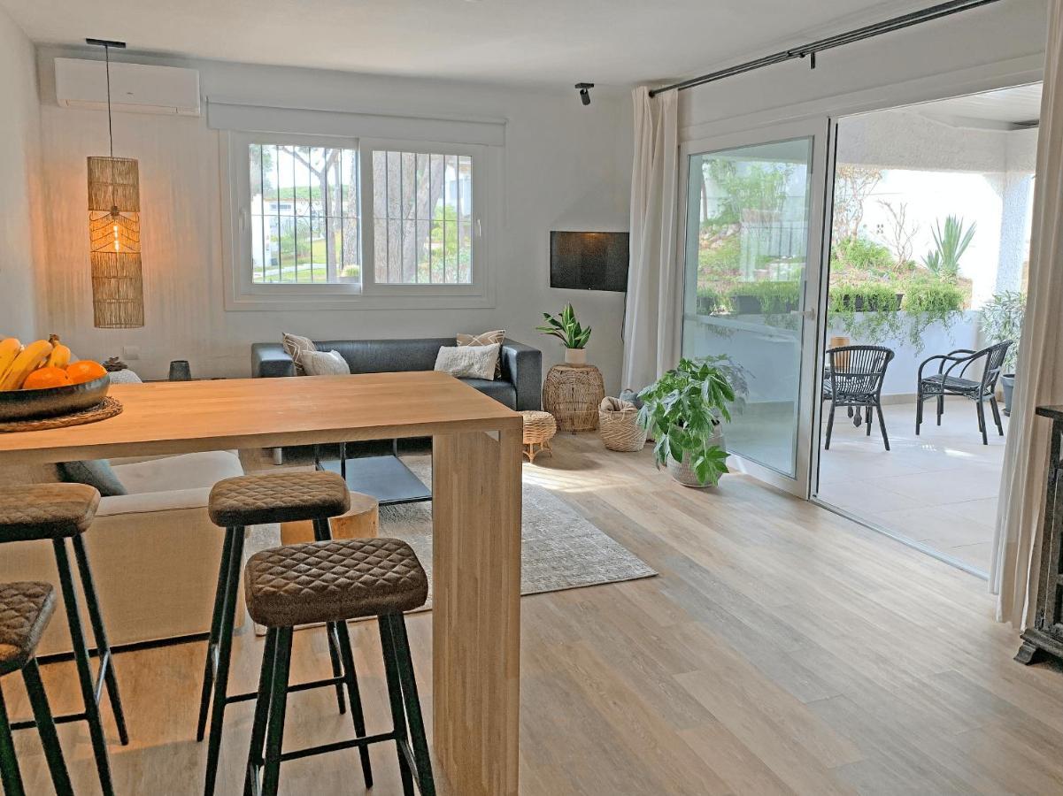 Bungalow With Large Terrace In A Quiet Park - Beach Nearby Sitio de Calahonda Extérieur photo